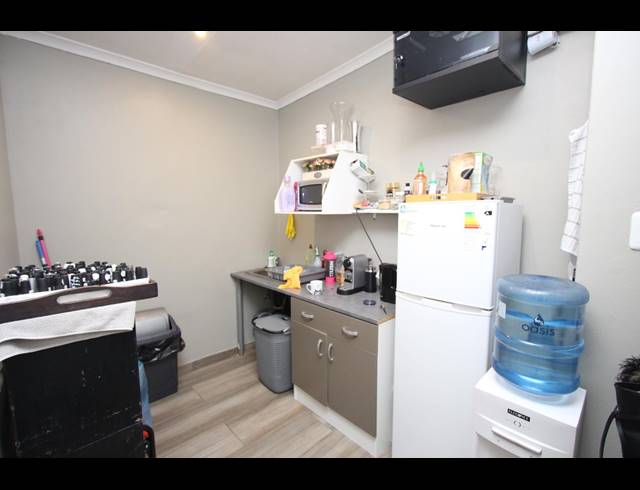 350M² BUILDING FOR SALE IN EDENVALE CENTRAL